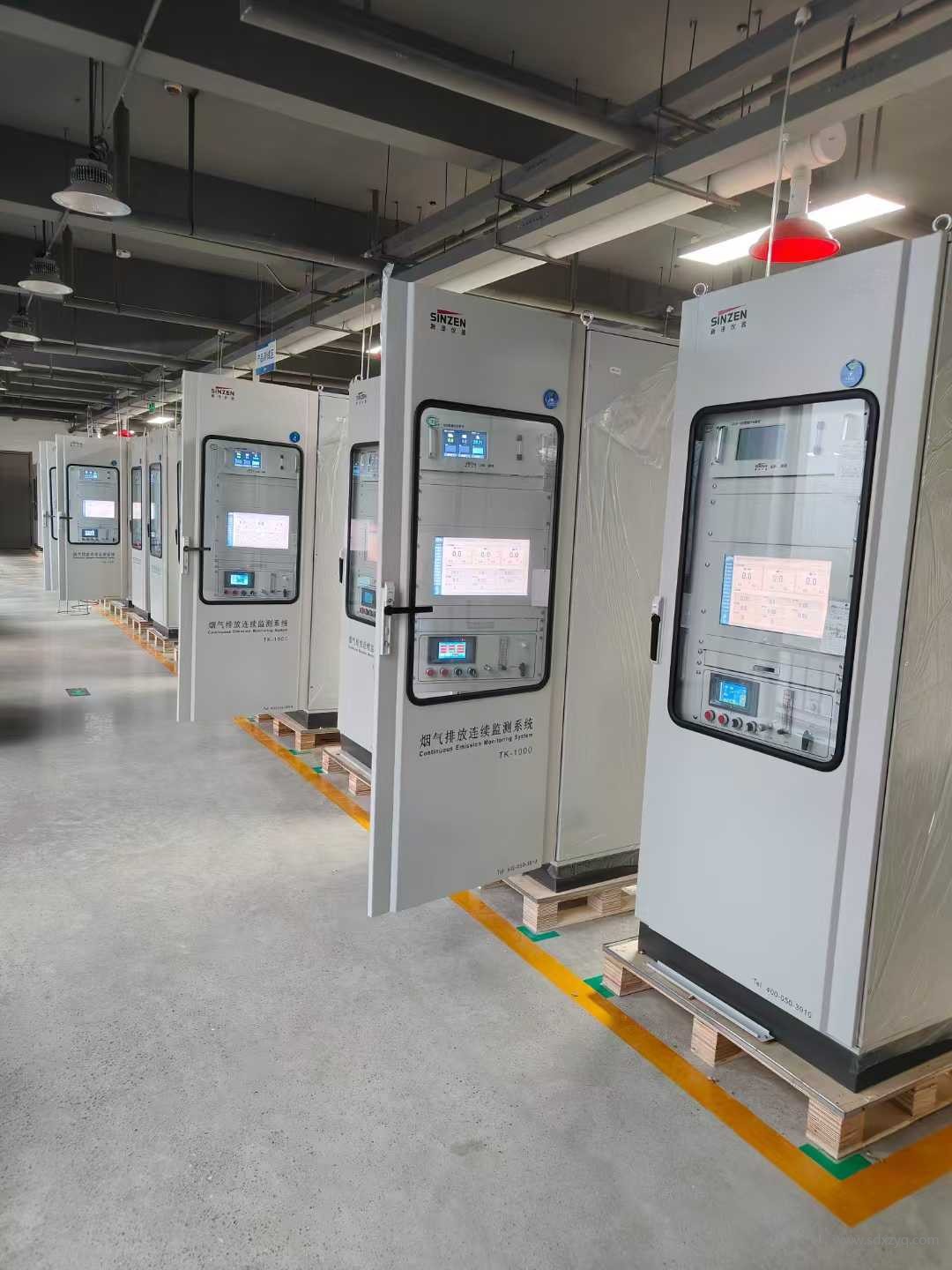 1736308123112704.jpg 煙氣在線監(jiān)測(cè)展示